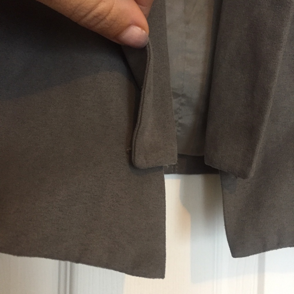SOLD! Urban Outfitters gray cropped blazer, rarely used - Picture 5 of 8